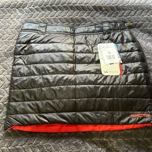 Puffer style mini skirt